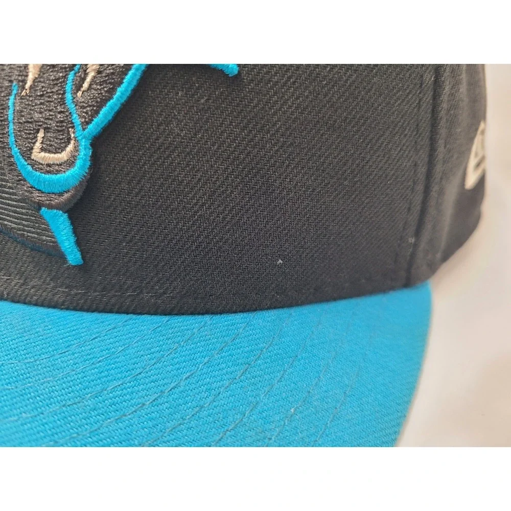 Carolina Panthers Luke Kuechly #59 New Era 59Fifty Fitted 6 3/4 Hat‎ Cap Black
